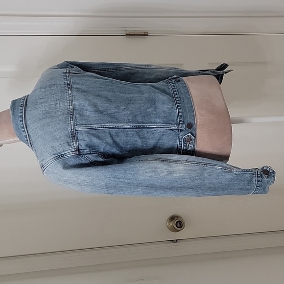 Abercrombie & Fitch, Size M Denim Jacket, Gently Used Condition - Picture 3 of 10